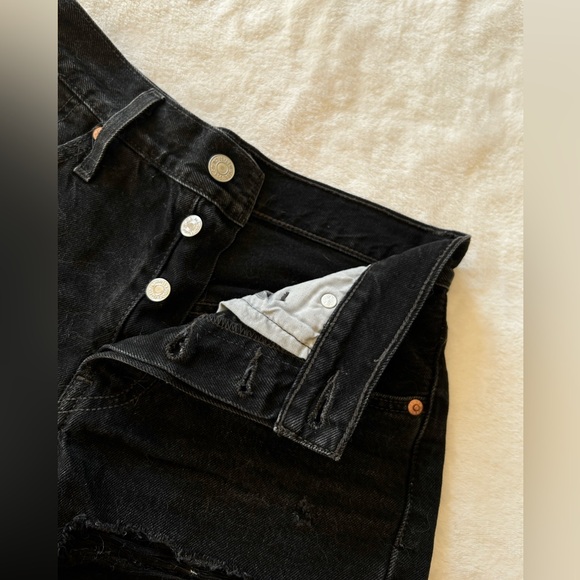 Levi’s 501 High Rise Shorts - Picture 3 of 3